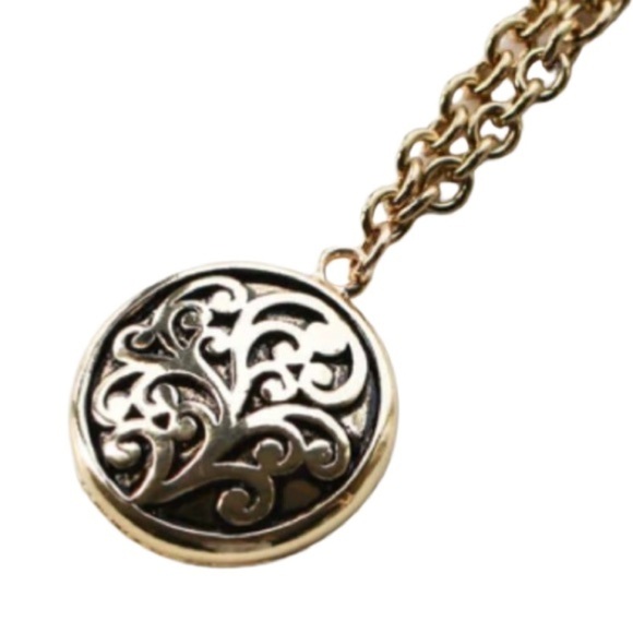 ANNE KLEIN • Vintage Pendant Necklace - Picture 2 of 3